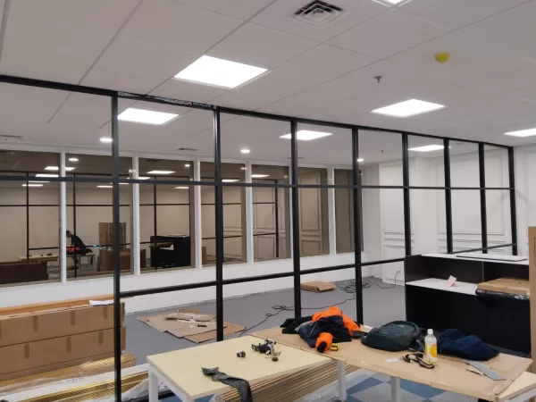 partisi aluminium kaca kantor