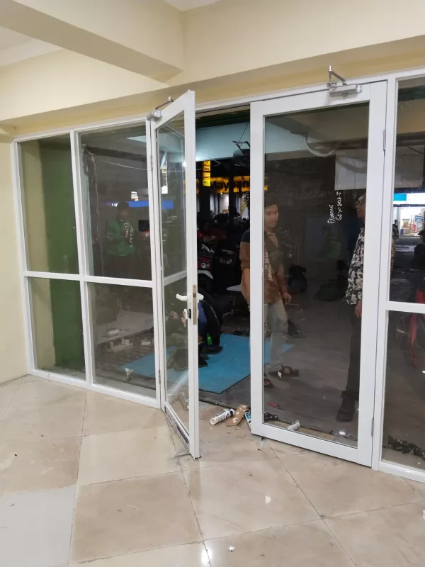 pintu aluminium