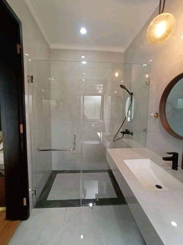 kaca shower
