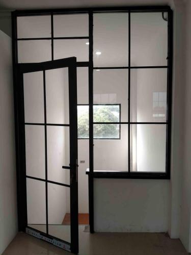 pintu aluminium bintaro