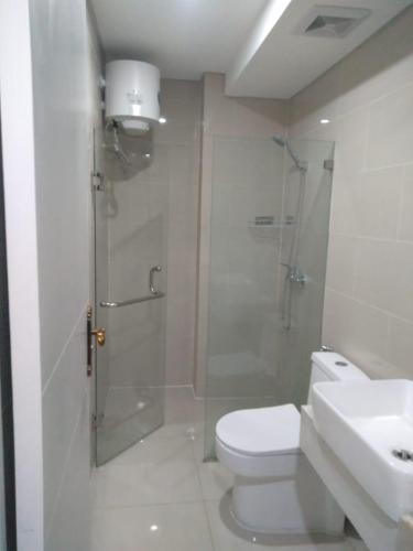 Kaca shower kamar mandi