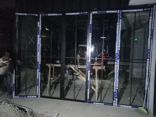 pintu lipat aluminium